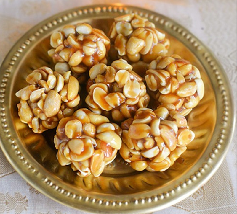 Groundnut Balls | Verkadalai Urundai( வேர்க்கடலை உருண்டை)