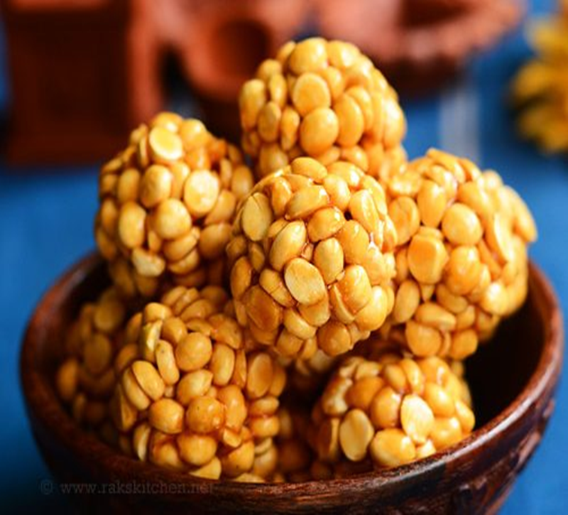 Roasted Gram Balls | Pottukadalai Urundai(பொட்டுக்கடலை உருண்டை)